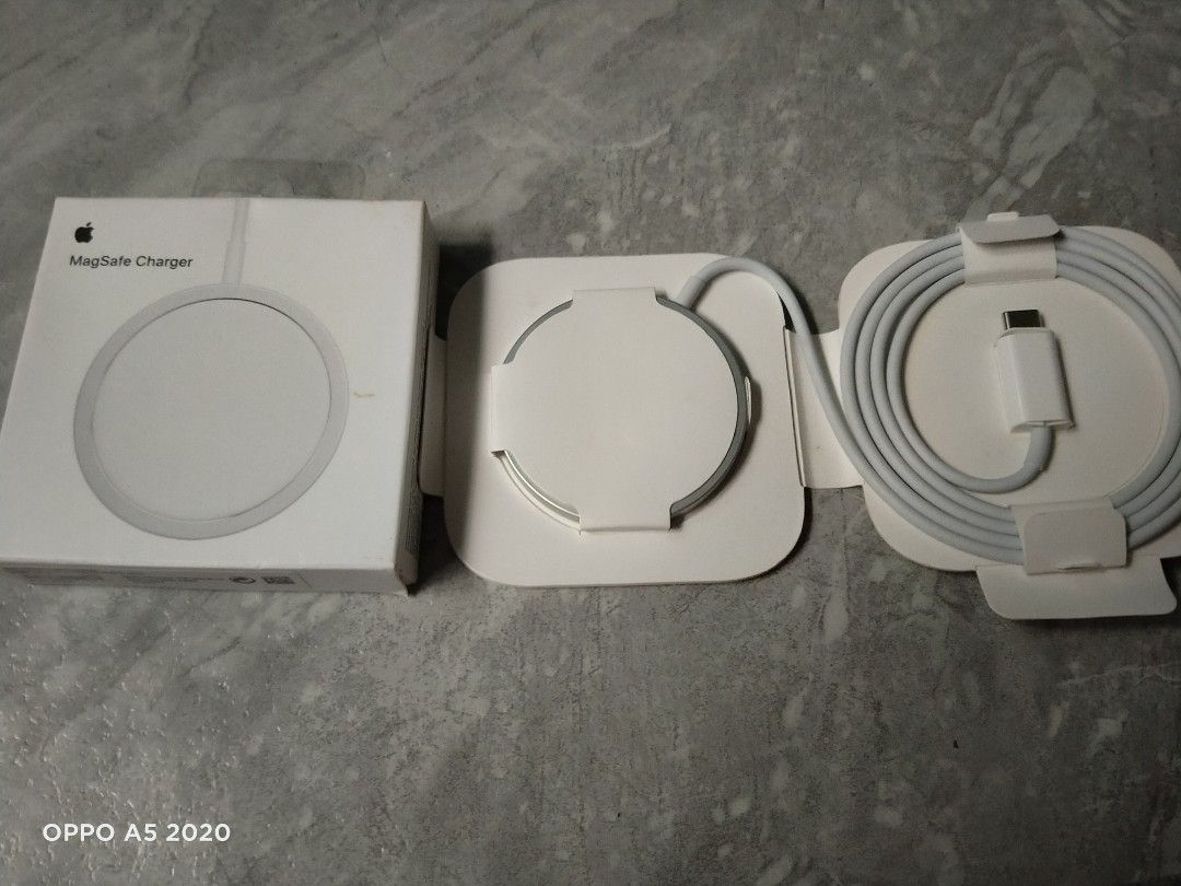 Apple magsafecharger (Category: Batteries & Power Banks) located in Manila. Submitted by chanlice0834788 (Listing ID 1459932477, Image 2). Description: two items ..