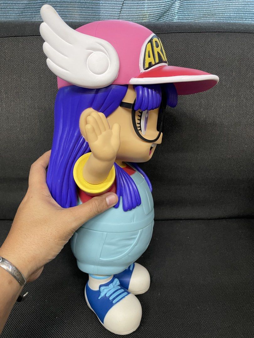 Arale (Category: Figurines & Statues) located in Baguio. Submitted by nalyns_unique_finds (Listing ID 1459904071, Image 3). Description: No markings Heavy vinyl.