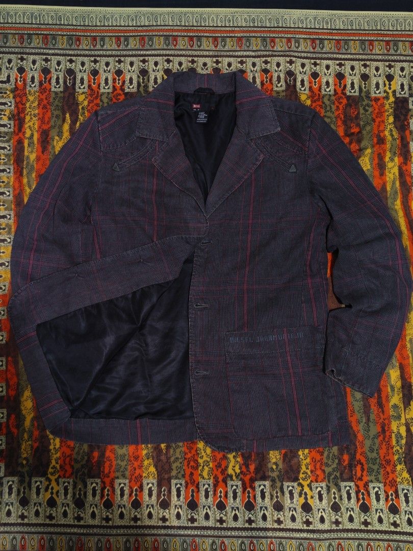 Archive Diesel Jaan Murtaja Single breasted Blazer (Category: Coats, Jackets and Outerwear) located in Baguio. Submitted by damit_pang_tao (Listing ID 1460094487, Image 3). Description: Archive Diesel Jaan Murtaja Single breasted Blazer Size on tag: M Dimensions: Length:29 in Pit to pit: 23 in Sleeve: 25 in Waist: 20 in Shoulder to shoulder: 19 in Condition: excellent 9/10 (no hidden issues) Mine: Php 2580+sf Disclaimer: Damit Pang Tao is not aff