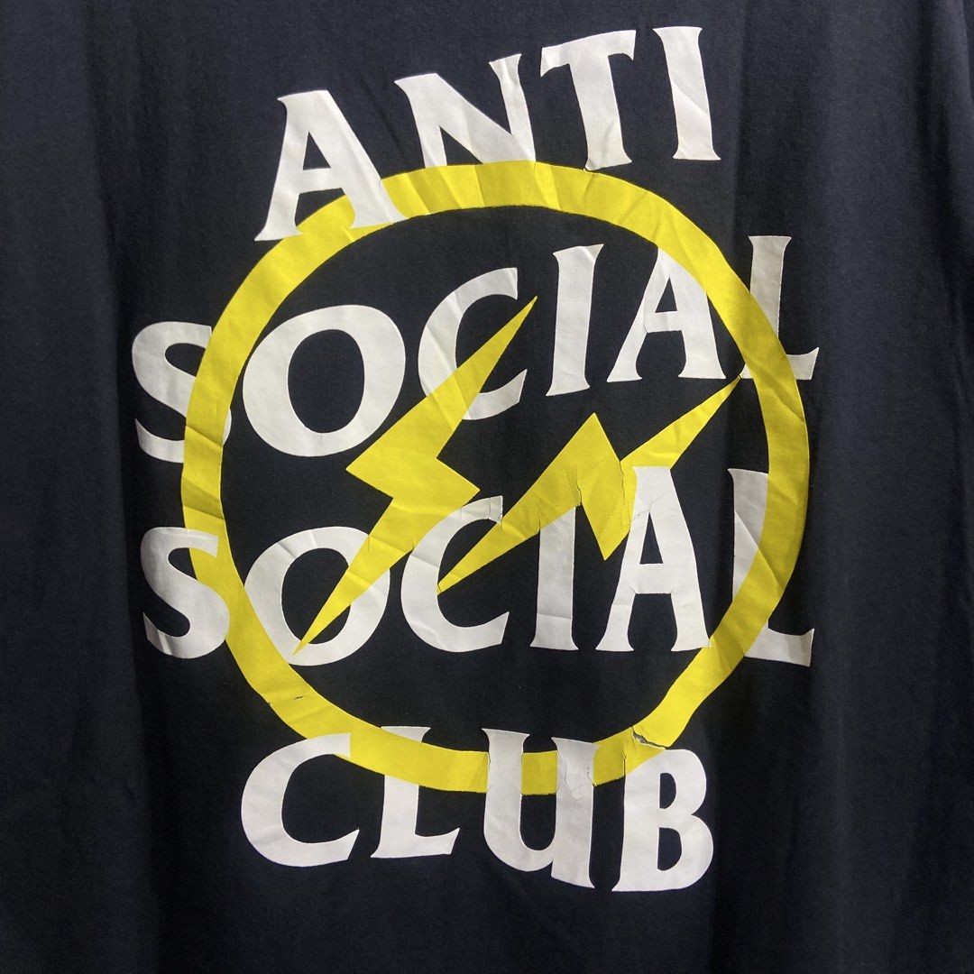 ASSC x Fragment Yellow Bolt Mullet Logo (Category: Tshirts & Polo Shirts ) located in Roxas City. Submitted by gudstealz (Listing ID 1459922715, Image 2). Description: ASSC x Fragment Yellow Bolt Mullet Logo Condition: 9.2/10 Color rate: 9.2/10 Issue: minimal cracks (See last pic) (Color may vary due to lighting) - Size: Xxlarge Measurements: Length 32 Width 25.