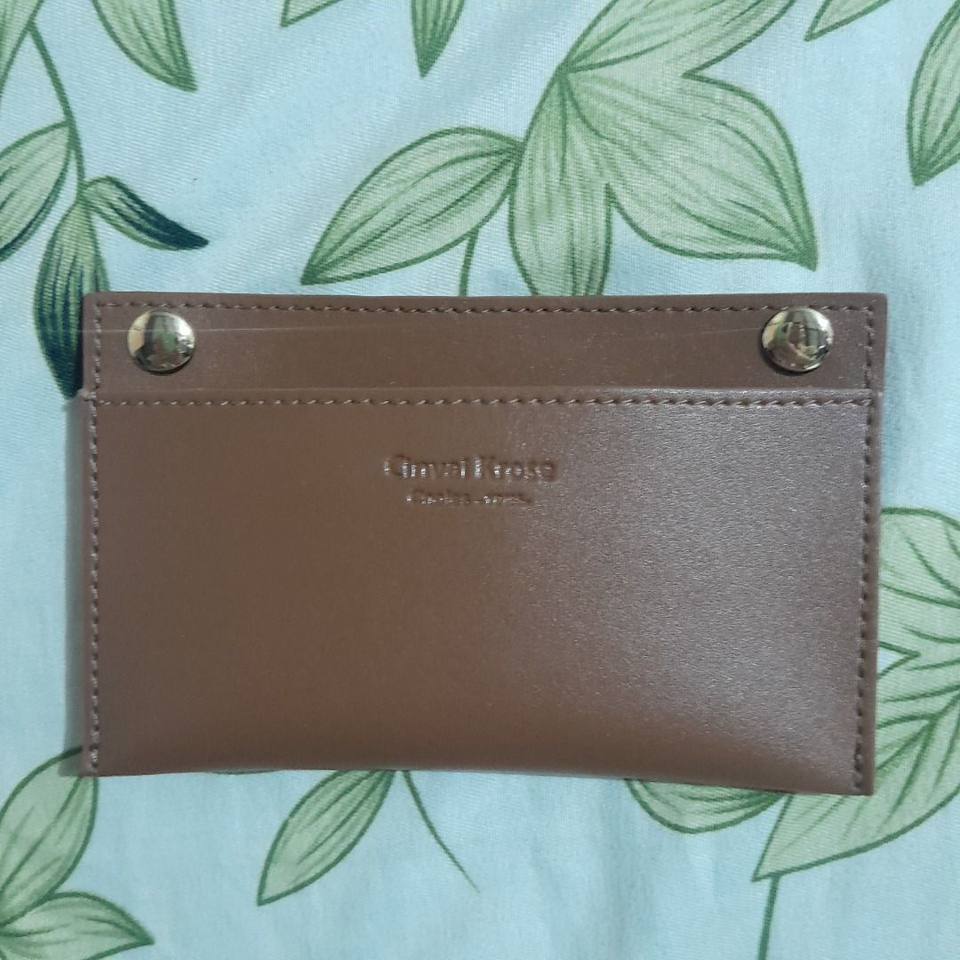 Assorted wallet and pouch (Category: Wallets & Card holders) located in Caloocan City. Submitted by anggeeee1001 (Listing ID 1459908724, Image 3). Description: .