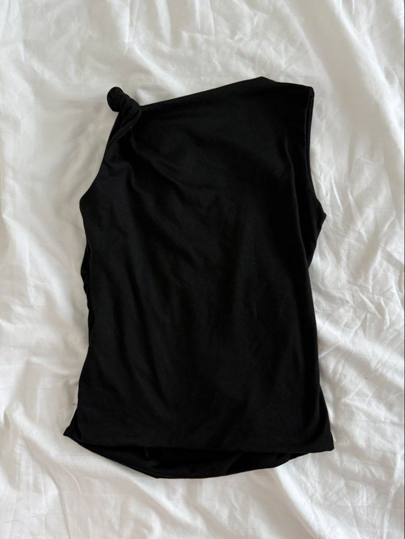asymmetric twisted top - black (Category: Others Tops) located in Mandaluyong City. Submitted by outofstoragewtf (Listing ID 1460028725, Image 1). Description: Will fit xs-s .