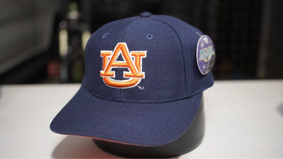 AUBURN TIGERS 1 NEW WITH TAG SNAPBACK (Category: Caps & Hats) located in Butuan. Submitted by 085skatethriftshop (Listing ID 1459903396, Image 1). Description: AUBURN TIGERS TOP OF THE WORLD NEW WITH TAG SNAPBACK NEW WITH TAG.