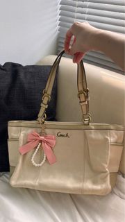 (Category: ) located in . Submitted by luvebags (Listing ID 1459942995, Image 1). Description: .