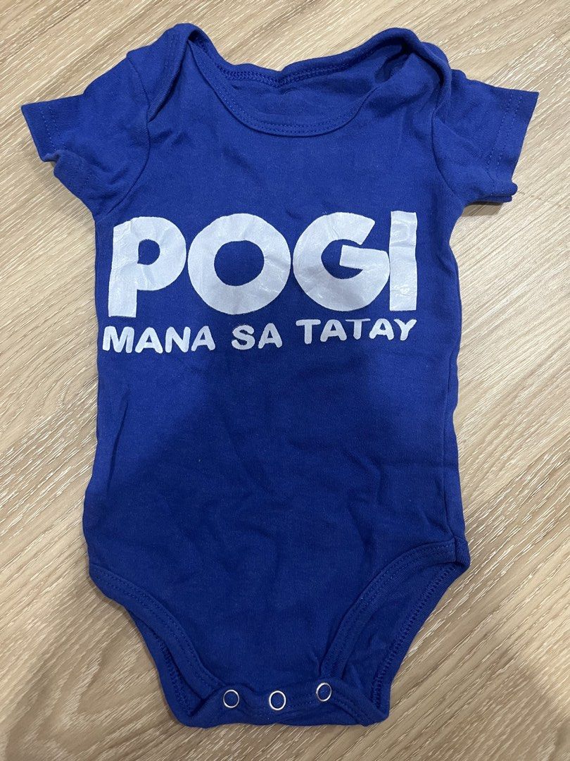 Baby Bodysuits Bundle - Pogi, Spiderman, Starbucks, Plaid (Category: Babies & Kids Fashion) located in Manila. Submitted by shannendorithie (Listing ID 1460018338, Image 1). Description: - Bundle of 7 baby bodysuits - Includes: Blue 'Pogi Mana Sa Tatay' bodysuit - Includes: Red Spiderman graphic bodysuit - Includes: White Starbucks logo bodysuit - Includes: Blue plaid long-sleeve bodysuit - Includes: Three white sleeveless bodysuits with 'Mom', '