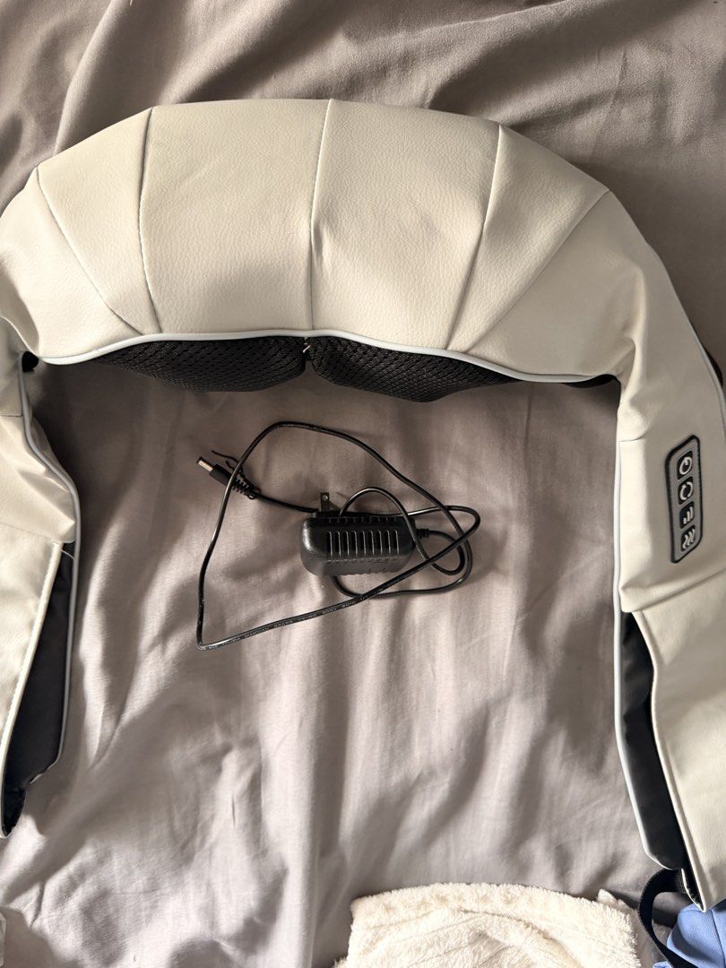 Back massager (Category: Massage Devices) located in Manila. Submitted by ellede32655 (Listing ID 1459972875, Image 1). Description: Good as new bag massager! No box included. .