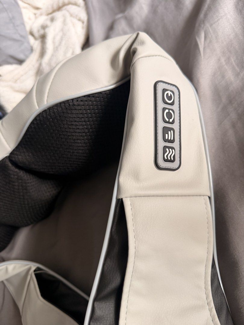 Back massager (Category: Massage Devices) located in Manila. Submitted by ellede32655 (Listing ID 1459972875, Image 2). Description: Good as new bag massager! No box included. .