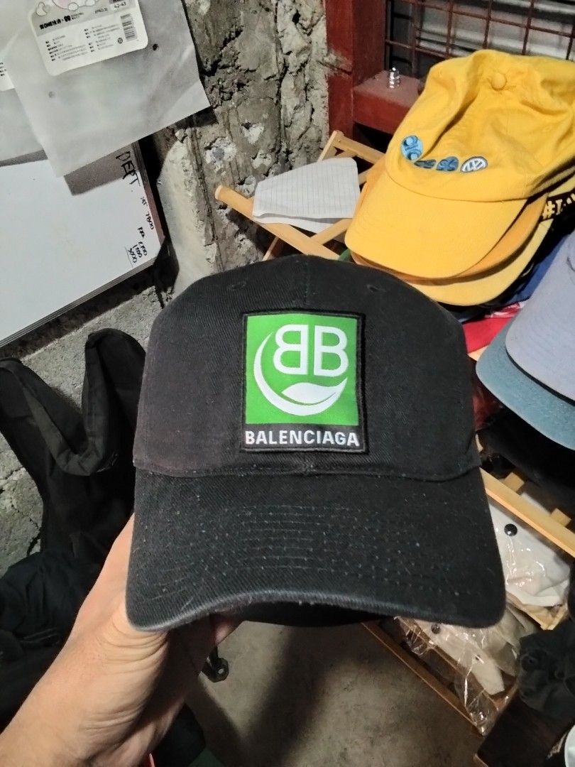 Balenciaga strapback (Category: Caps & Hats) located in Davao. Submitted by thrft2jerusalem (Listing ID 1459992066, Image 1). Description: 10/10 color rate adult size Velcro condition: vgood we do ship nationwide thru JNT or LBC Meetup at San Pedro location: Davao city.