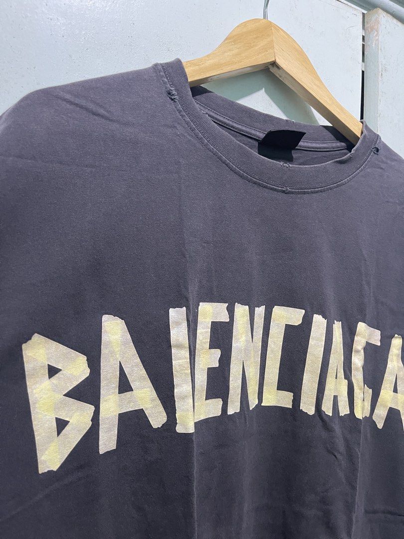 BALENCIAGA TAPE TEW (Category: Activewear) located in Manila. Submitted by denversic76524 (Listing ID 1459987671, Image 3). Description: Balenciaga Tape tee 23 x 29 Good condition -₱ 800 only nego 📍 Sanfernando pampanga / Meetup / Shipping thru j&t .