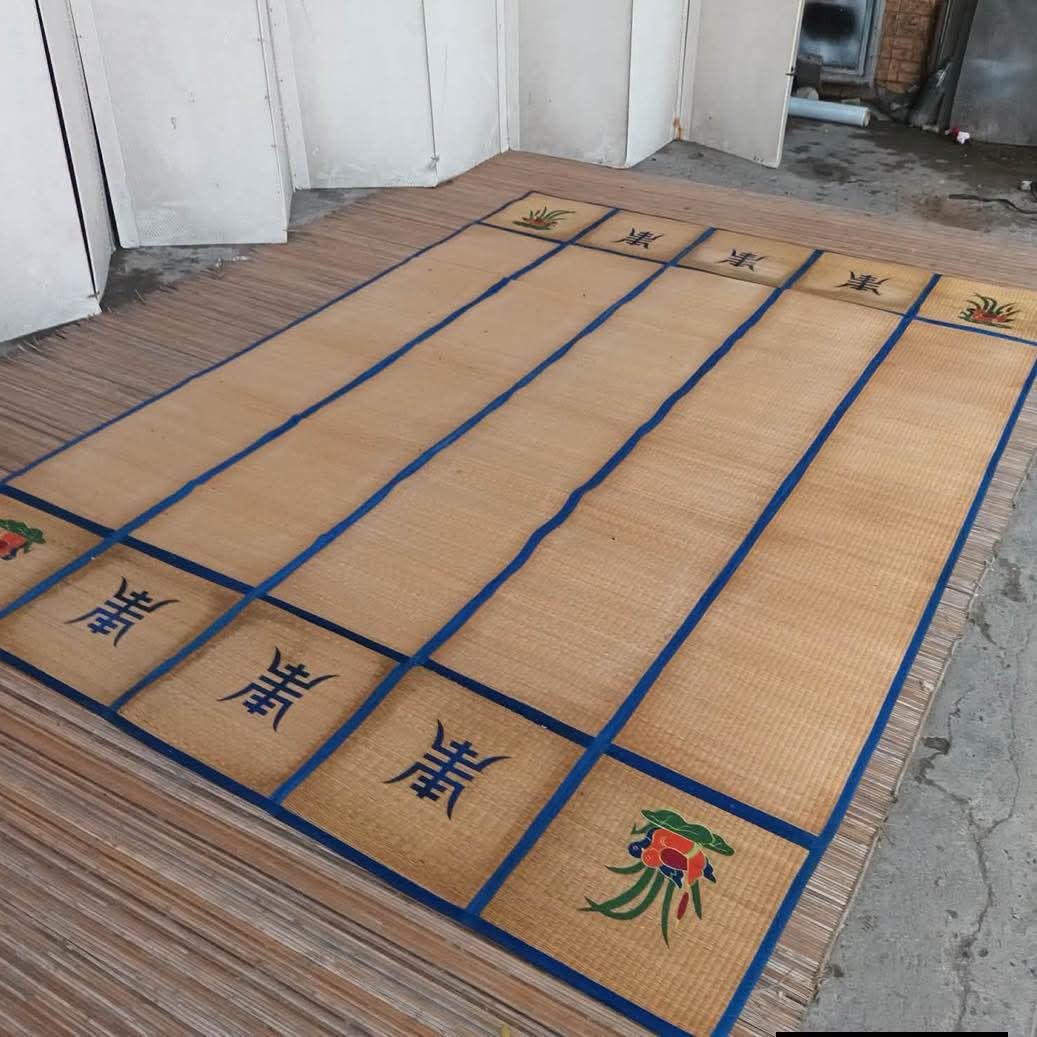 Banig (Category: Other Home Furniture) located in Meycauayan. Submitted by marygracecasimiro (Listing ID 1459982831, Image 3). Description: Reed Mat / Banig 8ft x 5.5ft Price: 1500💛💛.