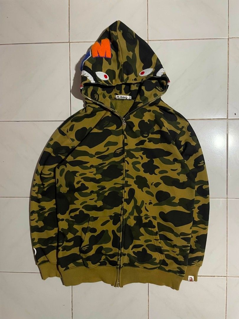 Bape shark dm for tags (Category: Activewear) located in Manila. Submitted by collect_zekubape (Listing ID 1460093679, Image 2). Description: .