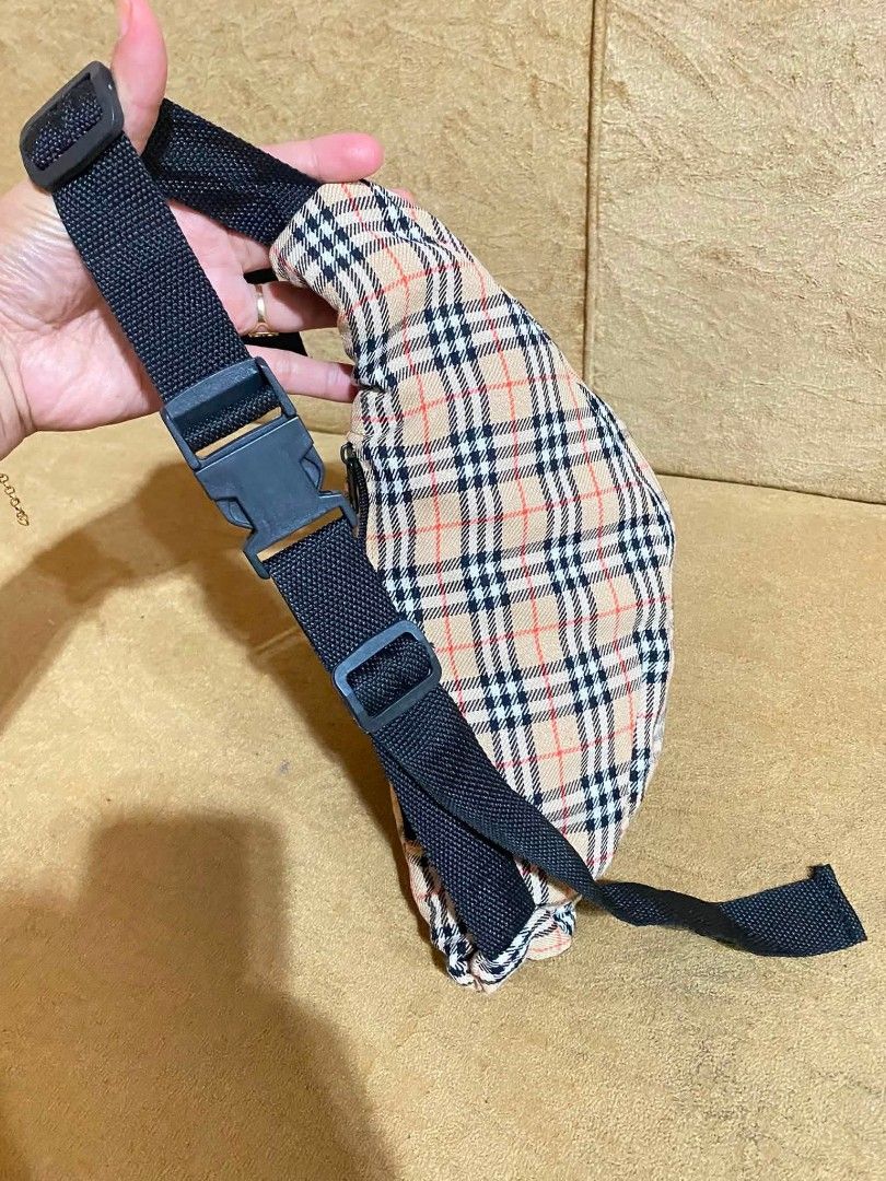 BB (Category: Purses & Pouches) located in Dumaguete. Submitted by camillaolshoppe2 (Listing ID 1460074587, Image 3). Description: BB beltbag/bodybag 💯 % cashmere Made inEngland Almost new pa Ang ganda.