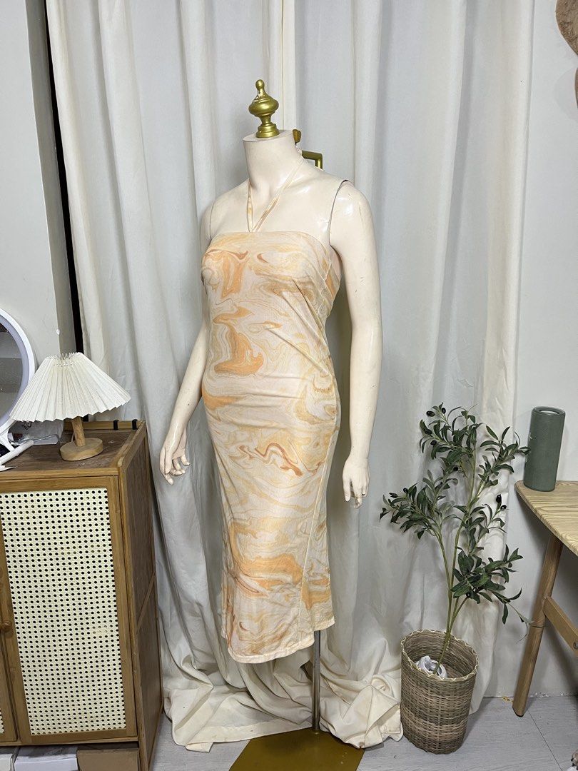 Beach dress (Category: Dresses) located in Mabalacat. Submitted by missy_rose27 (Listing ID 1459993045, Image 2). Description: Never been used With back slit Size: S-M.