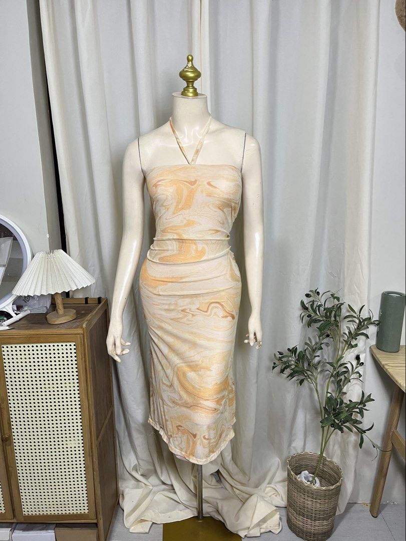 Beach dress (Category: Dresses) located in Mabalacat. Submitted by missy_rose27 (Listing ID 1459993045, Image 1). Description: Never been used With back slit Size: S-M.