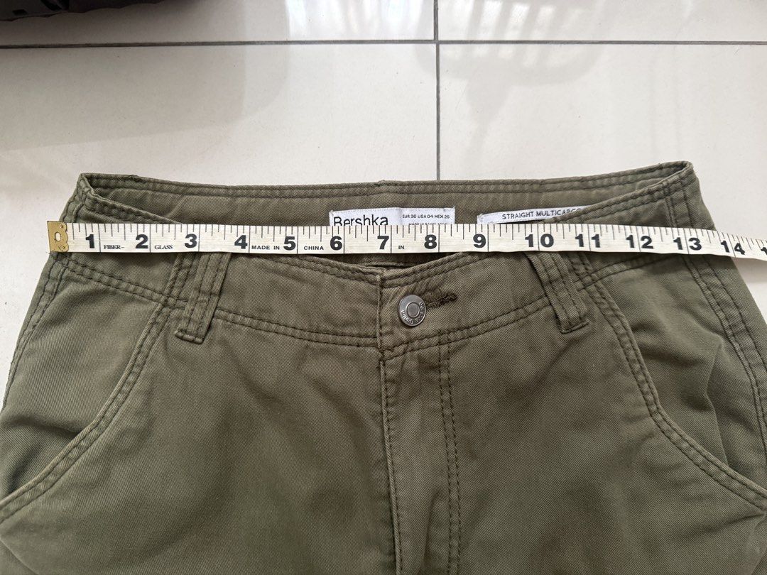 Bershka Army Green Cargo Pants (Category: Jeans) located in Quezon City. Submitted by axisdxd (Listing ID 1459969965, Image 2). Description: -army green cargo pants-multipocketed from bershka -please check measurements in photos .