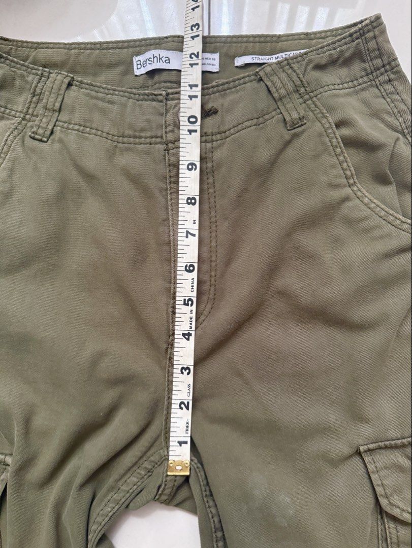 Bershka Army Green Cargo Pants (Category: Jeans) located in Quezon City. Submitted by axisdxd (Listing ID 1459969965, Image 3). Description: -army green cargo pants-multipocketed from bershka -please check measurements in photos .