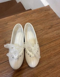 (Category: ) located in . Submitted by amyzwardrobe (Listing ID 1459952435, Image 1). Description: .