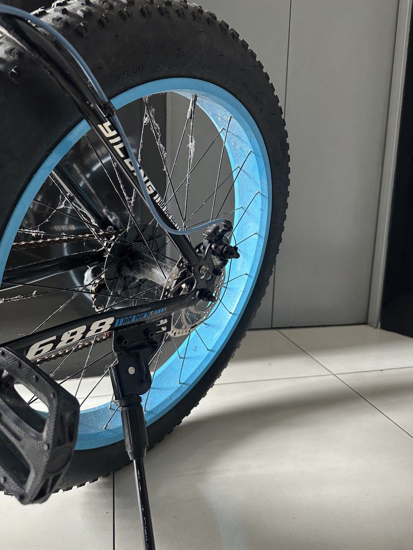 Bicycle / big mountain bikes (Category: Looking For) located in Manila. Submitted by keentree_61d520 (Listing ID 1459968293, Image 3). Description: only been used for few times still in good condition price starting at 13,000 price negotiable payment method gcash. located in mandaluyong near circle city hall .