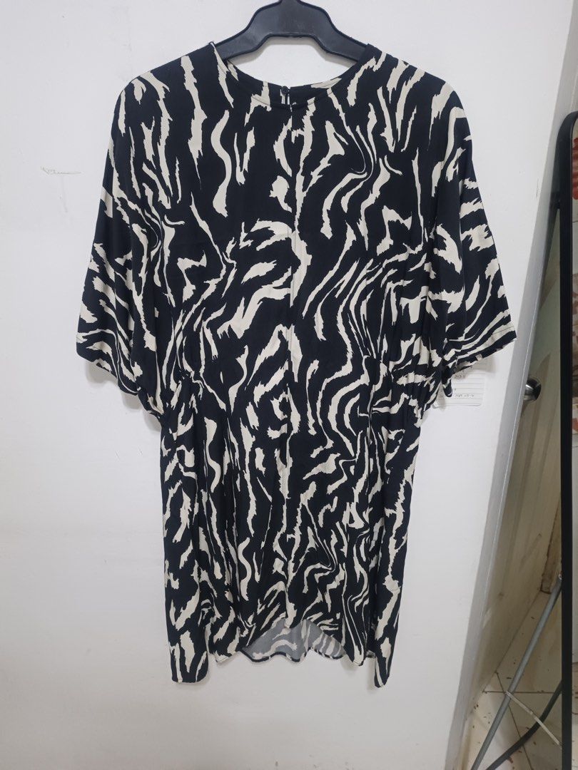 BIMBA Y LOLA (Category: Dresses) located in Dasmarinas. Submitted by jessputrages (Listing ID 1460092258, Image 2). Description: For sale Bimba y Lola Excellent condition No issue 600 shipped Pm for more details.