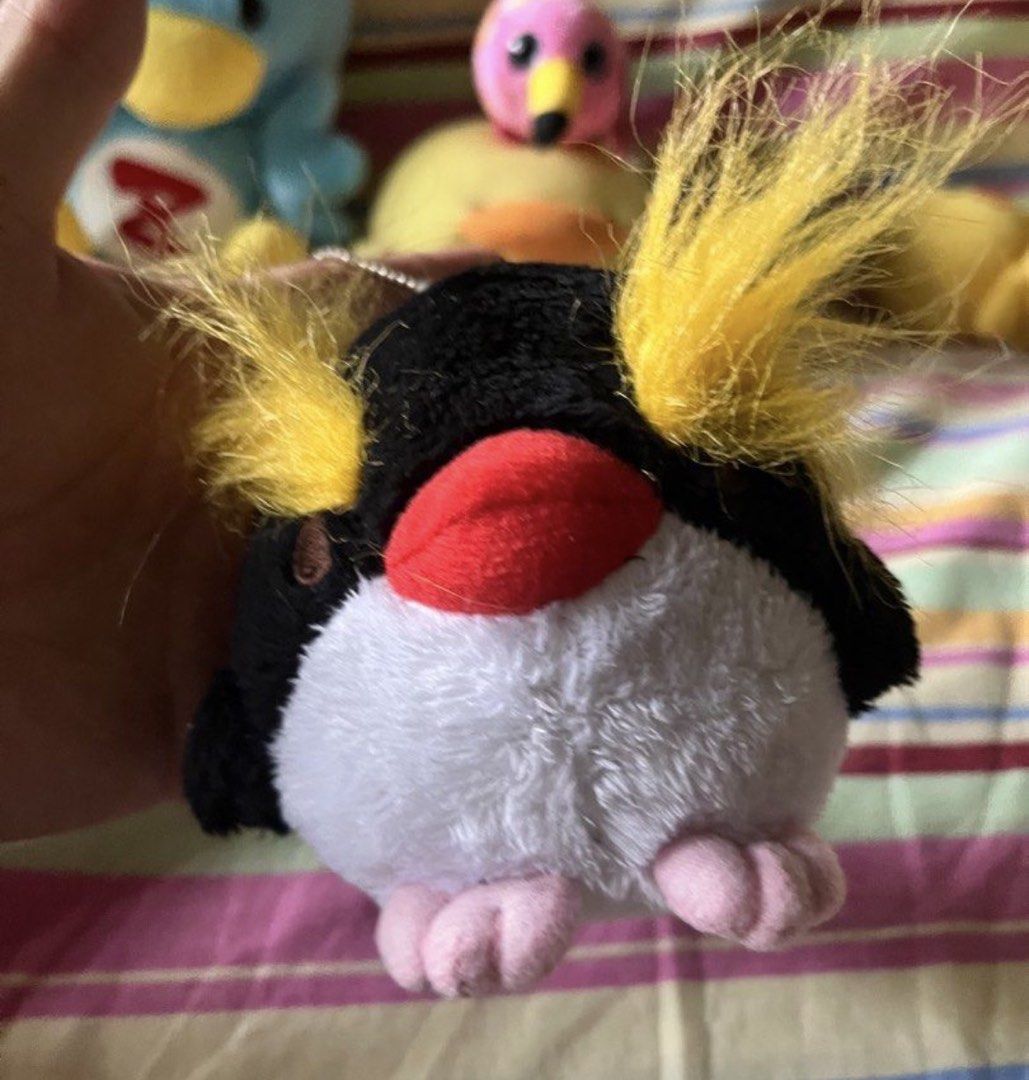Bird black white (Category: Homes & Other Pet Accessories) located in Paranaque City. Submitted by bonsaiart (Listing ID 1460104059, Image 1). Description: Pre owned Good condition 250 (fixed) +sf Payment via GCASH or paymaya No to meetup No to cop / cod Shipping via j&t only No breaking of set or bundle.