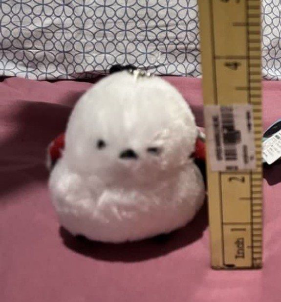 Bird white small (Category: Homes & Other Pet Accessories) located in Paranaque City. Submitted by bonsaiart (Listing ID 1460103569, Image 2). Description: Pre owned Good condition 275(fixed) +sf Payment via GCASH or paymaya No to meetup No to cop / cod Shipping via j&t only No breaking of set or bundle.