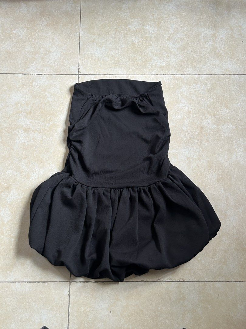 Black Balloon Mini Dress (Category: Dresses) located in Pasig City. Submitted by eddwuhrd (Listing ID 1459990569, Image 3). Description: .