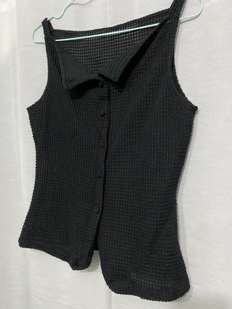 Black button down top (Category: Blouses) located in Cainta. Submitted by rmavg (Listing ID 1460087158, Image 3). Description: mop: gcash mod: gogo/jnt.