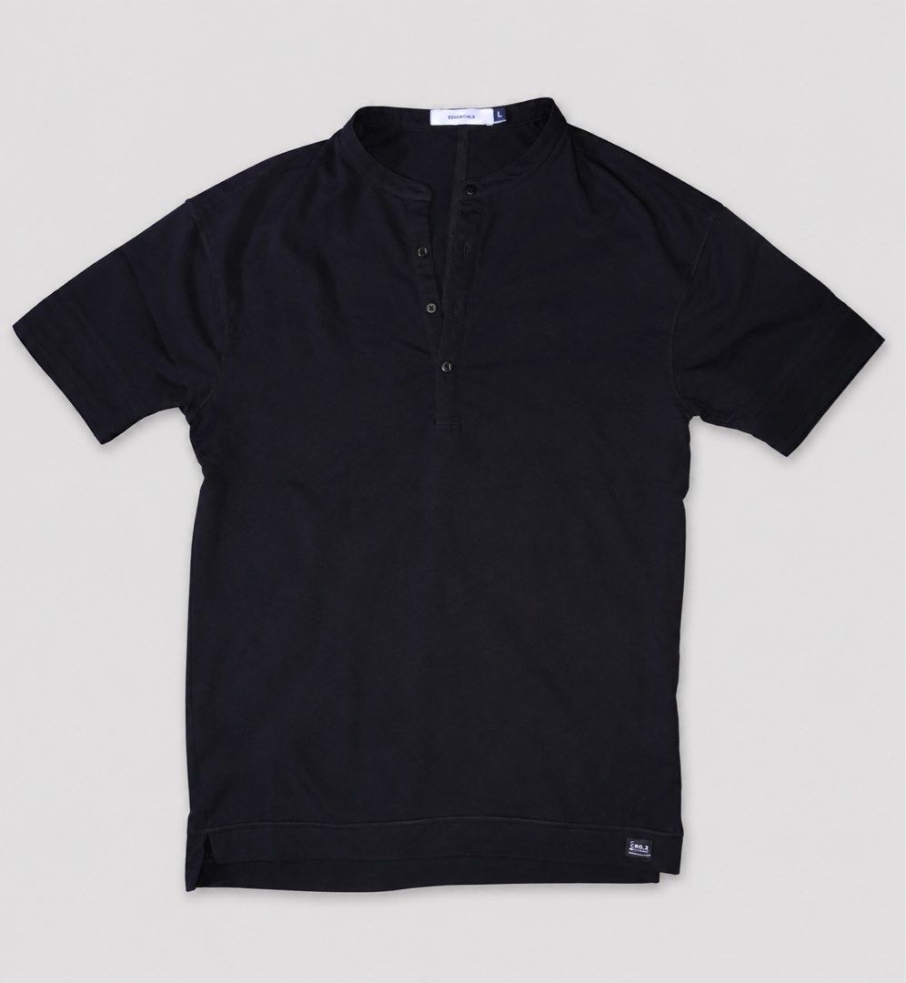 Black Chinese collar polo M-L (Category: Tshirts & Polo Shirts ) located in Baguio. Submitted by boss_rb (Listing ID 1460066253, Image 1). Description: - Classic black short-sleeve t-shirt - Henley neckline with button closure - Simple and versatile design - Ideal for casual outfits - Tagged size L.