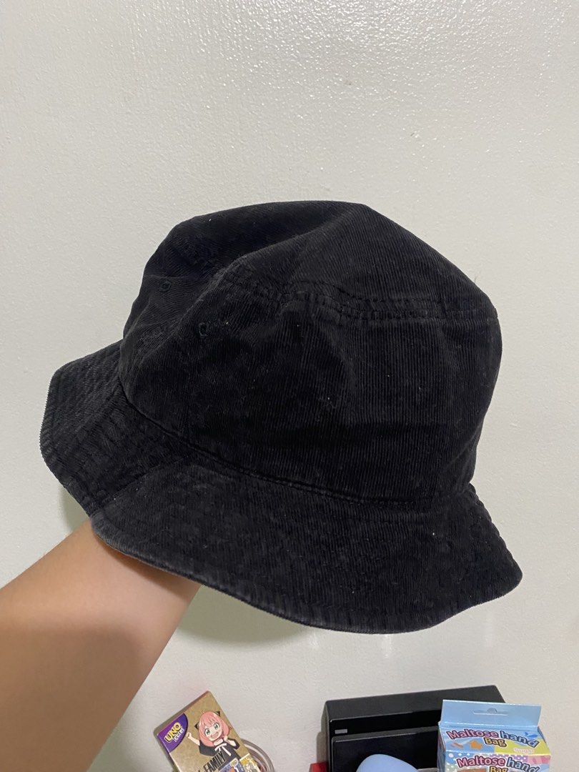 Black Corduroy Marvel Logo Bucket Hat (Category: Caps & Hats) located in Manila. Submitted by nicolezald25729 (Listing ID 1460096692, Image 3). Description: - Black corduroy bucket hat - Features iconic Marvel logo embroidery - Made from Japan -100% cotton - Perfect for Marvel fans - Ideal for sunny days or adding style to any outfit - Easy to wear and fashionable 📍Loc: Parañaque 💸Mop: Maribank 🚚Mod: Lalamove .