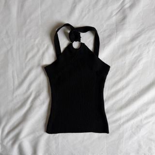 (Category: ) located in . Submitted by dua.closet (Listing ID 1459998280, Image 1). Description: .