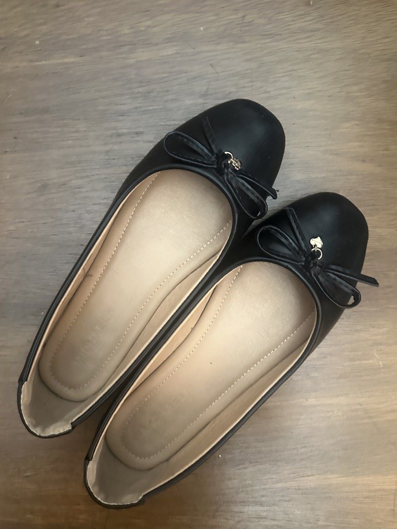 Black School Shoes Michaela (Category: Flats & Sandals) located in Manila. Submitted by rystuffs (Listing ID 1459940269, Image 1). Description: - SIZE 36 Womens - Used twice - Good Condition.
