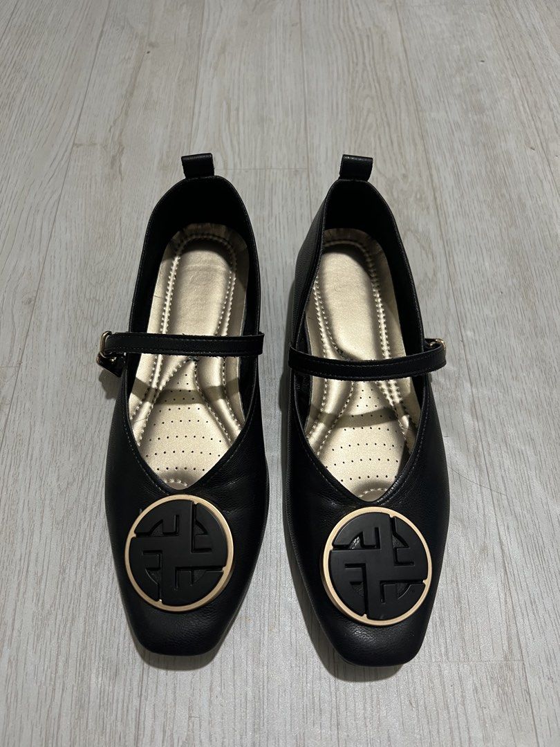 Black Shoes (Category: Flats & Sandals) located in Cebu City. Submitted by jgarcing (Listing ID 1459986282, Image 1). Description: Used twice only.