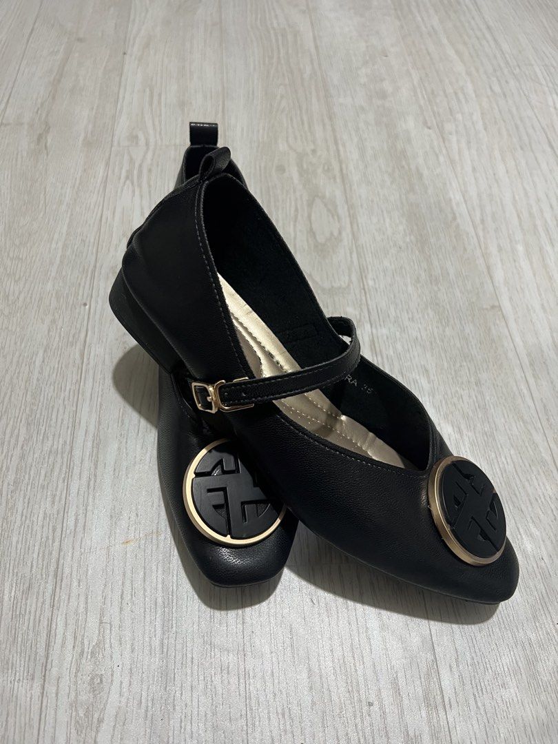 Black Shoes (Category: Flats & Sandals) located in Cebu City. Submitted by jgarcing (Listing ID 1459986282, Image 3). Description: Used twice only.