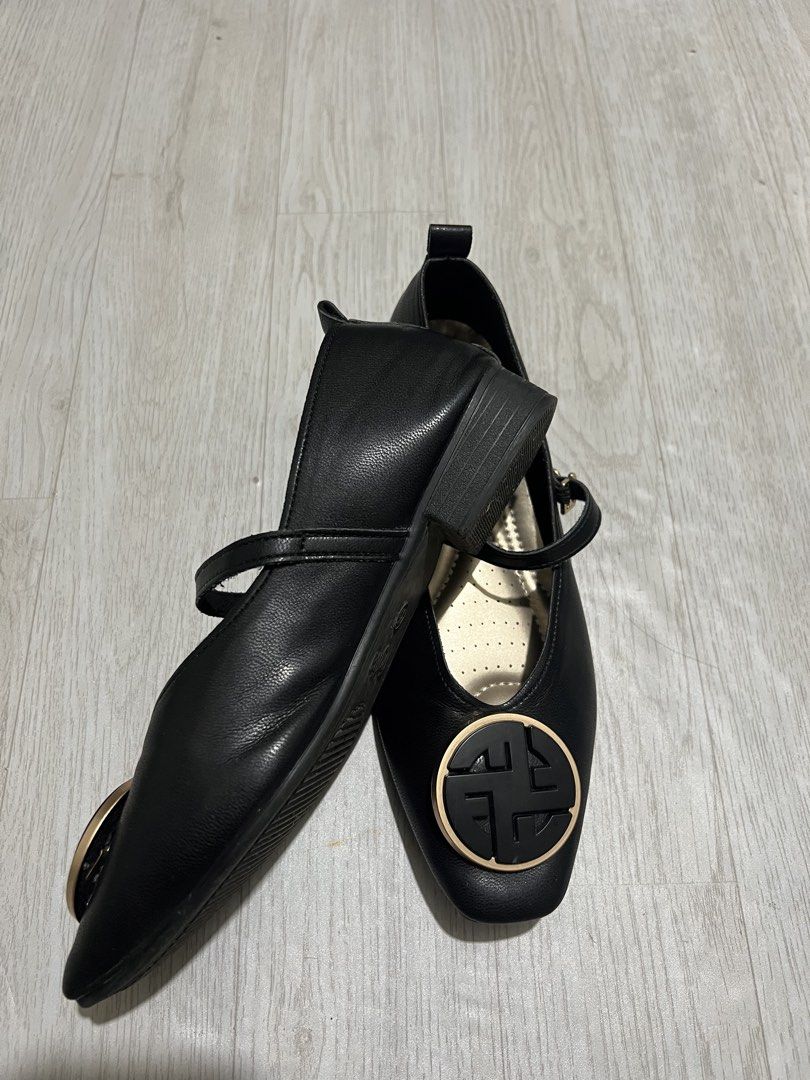 Black Shoes (Category: Flats & Sandals) located in Cebu City. Submitted by jgarcing (Listing ID 1459986282, Image 2). Description: Used twice only.