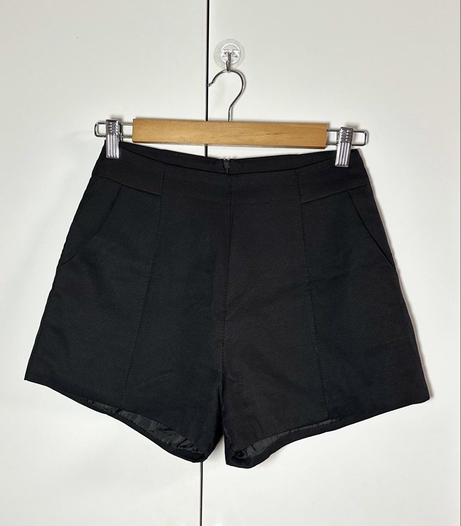 Black Shorts (Category: Shorts) located in Porac. Submitted by poimd_ (Listing ID 1459949735, Image 1). Description: 26 inches waist 13 inches length.