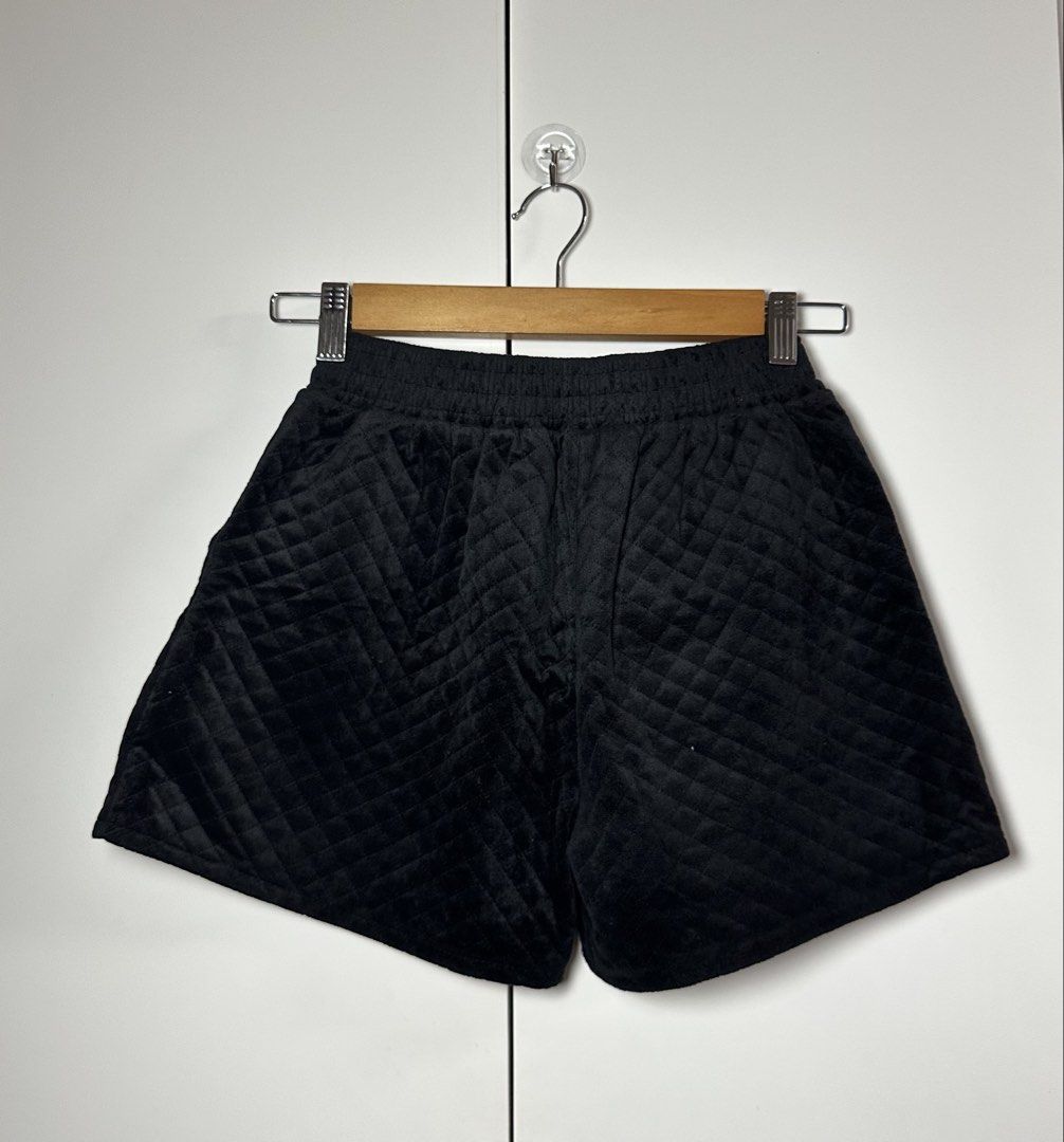 Black shorts (Category: Shorts) located in Porac. Submitted by poimd_ (Listing ID 1459951693, Image 2). Description: 24-25 inches waist 13 inches length.