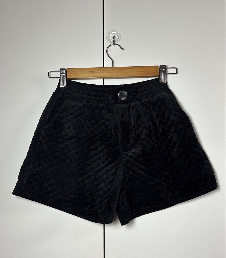 Black shorts (Category: Shorts) located in Porac. Submitted by poimd_ (Listing ID 1459951693, Image 1). Description: 24-25 inches waist 13 inches length.