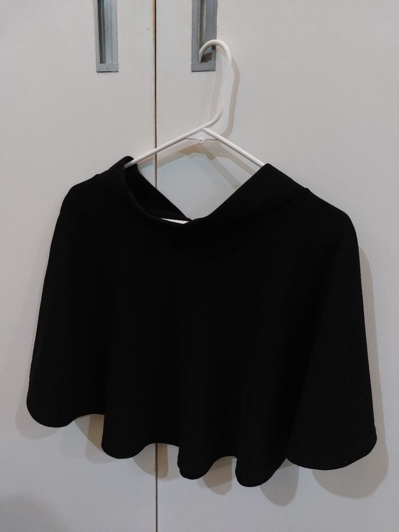 black skater flowy short skirt (Category: Skirts) located in Muntinlupa City. Submitted by biancstuff (Listing ID 1460073470, Image 1). Description: mop: gcash mod: lalamove/grab (buyer shoulders sf).