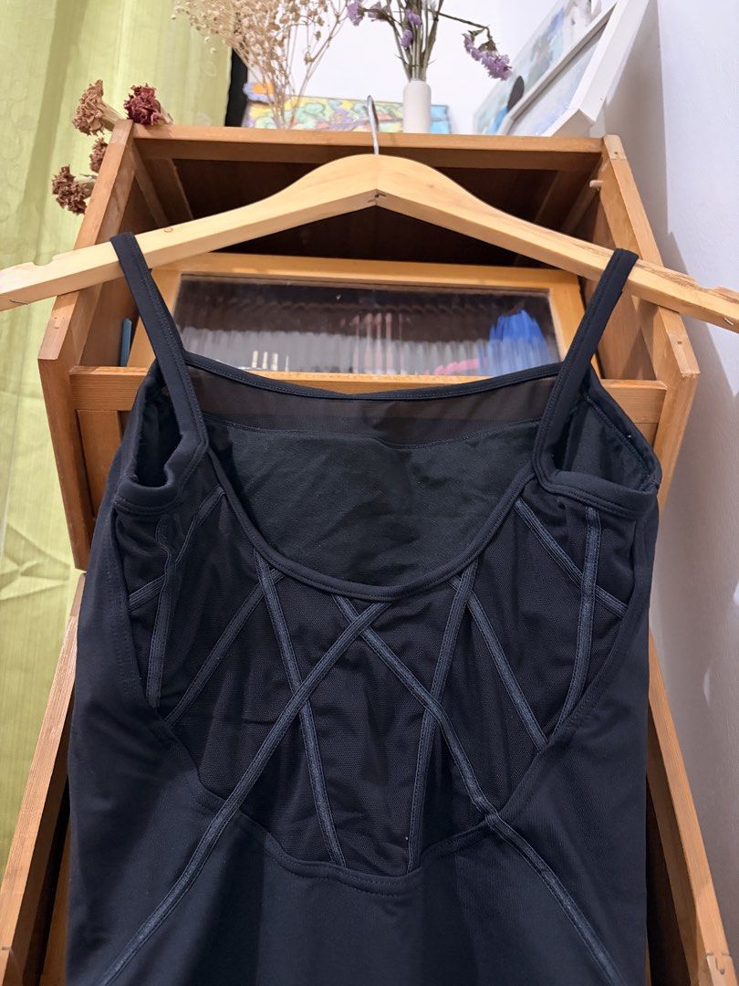 Bloch Leotard - M (Category: Activewear) located in Marikina City. Submitted by _bananahanaa (Listing ID 1460073212, Image 3). Description: - Black leotard - Mesh neckline and back detail.