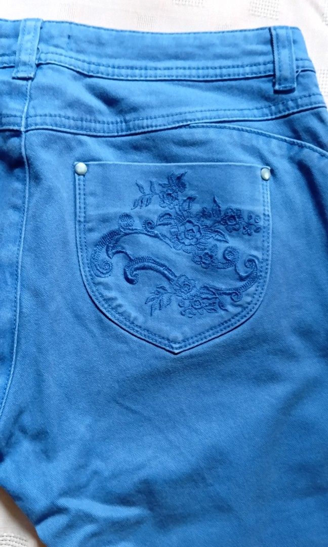 Blue Corner Pants (Category: Other Bottoms) located in Quezon City. Submitted by jojoleen28 (Listing ID 1459989755, Image 3). Description: Measurements " Waist 30" Rise 8" Length 35.5" #Christmas2026.