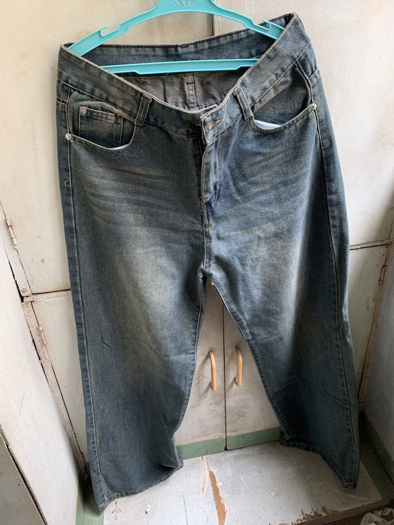 Blue Denim Jeans (Category: Jeans) located in Manila. Submitted by usagichan_rabbit (Listing ID 1459945705, Image 1). Description: - Classic blue denim jeans - Straight leg cut - broken button pwede tahian na lang -zip closure - Two front and two back pockets - Vintage look with natural fading and wear - Comfortable for everyday wear size 28-30.