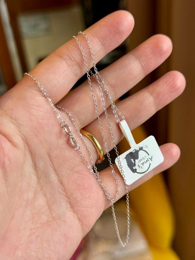 Brand New Silver 20" Chain (Category: Necklaces) located in Baguio. Submitted by asna_taku (Listing ID 1459971905, Image 2). Description: ✨ Brand New Silver Chain — 20” A delicate brand new chain, perfect for layering or pairing with your favorite gemstone pendant. Simple, elegant, and versatile. 🤍 📏 20 inches ✨ Bnew 💰 ₱1,880 Pendant sold separately. 📦 18 pcs available — perfect for those looking for an extra chain for their pendants or for l