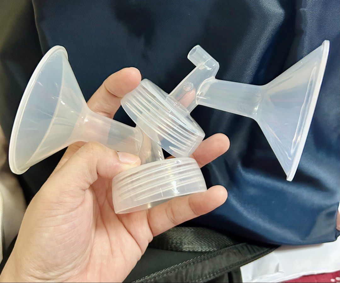 Generic Breastpump Flange 17mm (2pcs) (Category: Breastfeeding & Bottle Feeding) located in Caloocan City. Submitted by thetidytreadph (Listing ID 1459945349, Image 1). Description: .