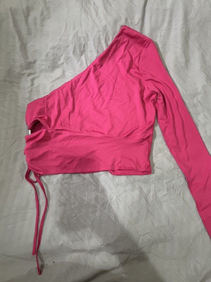 Bright Pink Asymmetrical Top with Silver Hardware (M) (Category: Others Tops) located in Paranaque City. Submitted by michcianox (Listing ID 1460016333, Image 3). Description: Milk and Honey Bright pink cropped top With Ruching details on the left side Unique Silver hardware on the ruched area Asymmetrical shoulder top, one sleeved M on tag Price does not include shipping fee Can ship through lalamove 📍meet up location: SM Sucat 💵 payment throu