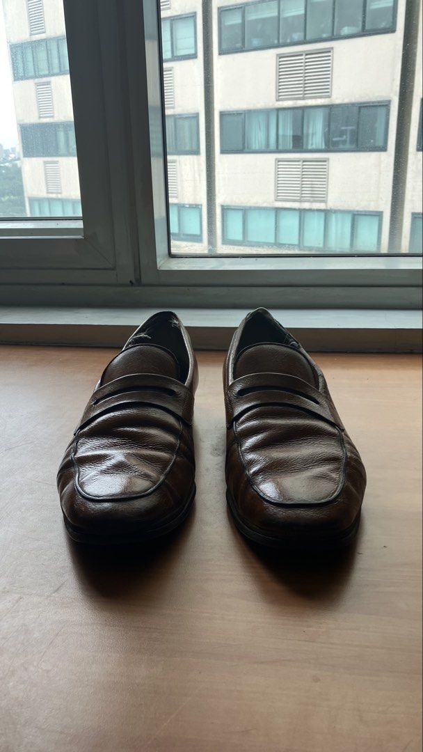 Brown penny loafers - Cole Haan (Category: Dress Shoes) located in Manila. Submitted by foundgoods00 (Listing ID 1459969549, Image 3). Description: Brown leather penny loafers. Still good for a classic look. Sign of usage.