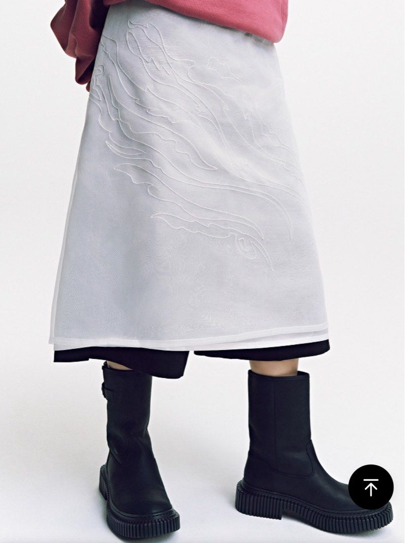 BTS Arirang Layered Skirt (Category: Skirts) located in Marikina City. Submitted by all4bangtan (Listing ID 1460070647, Image 2). Description: -used once in Goyang -good as new -sold-out in Weverse.
