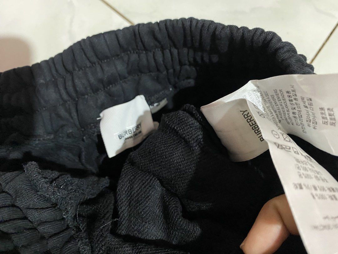 Burberry (Category: Shorts) located in Tagum. Submitted by jp_thrift8 (Listing ID 1460047150, Image 3). Description: .