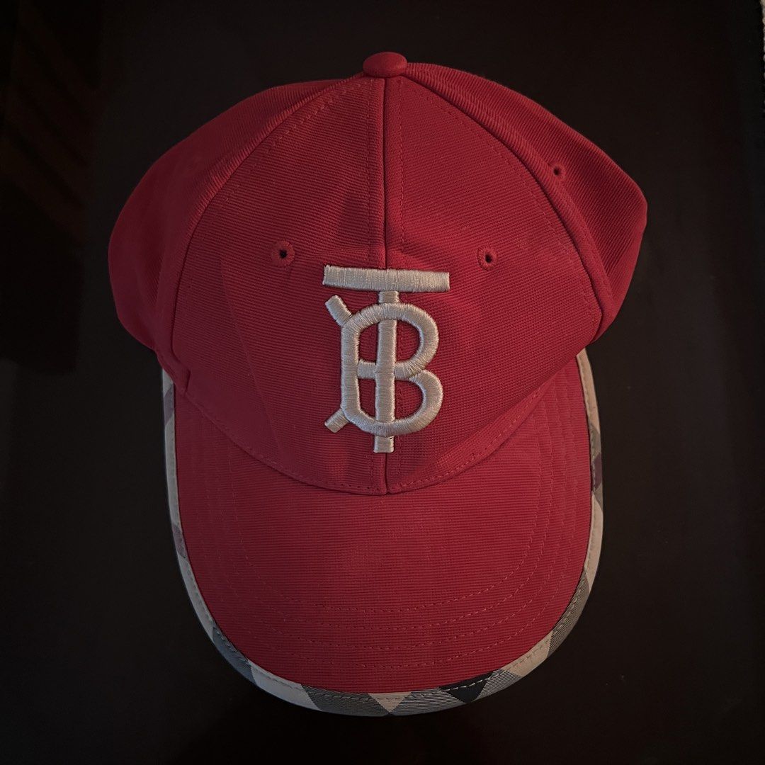 Burberry Cap (Category: Caps & Hats) located in Manila. Submitted by silver.rae (Listing ID 1459909762, Image 1). Description: issue backstrap.