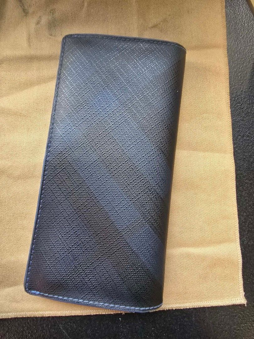 Authentic Burberry Long Wallet Blue Check Leather (Category: Luxury Bags & Wallets) located in Manila. Submitted by basicness (Listing ID 1459900437, Image 1). Description: - Authentic Burberry long wallet - Classic blue check exterior - Vibrant blue leather interior - Multiple card slots - Zippered compartment - Includes dust bag and authenticity cards - Perfect for organizing essentials NEGOTIABLE.