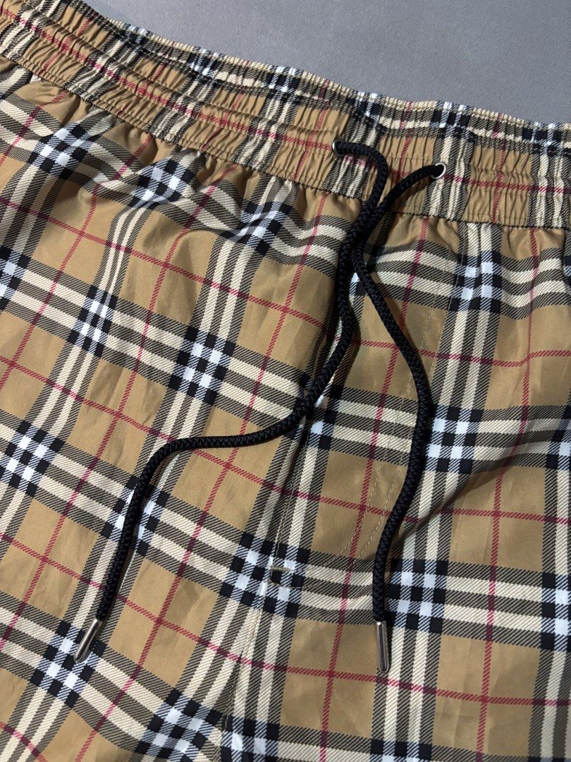 Burberry Nova Check Board Short (Category: Shorts) located in Manila. Submitted by maxxxxxxxxxxxx (Listing ID 1459923831, Image 2). Description: For sale XL size burberry nova check board short Super light weight and iconic burberry design.